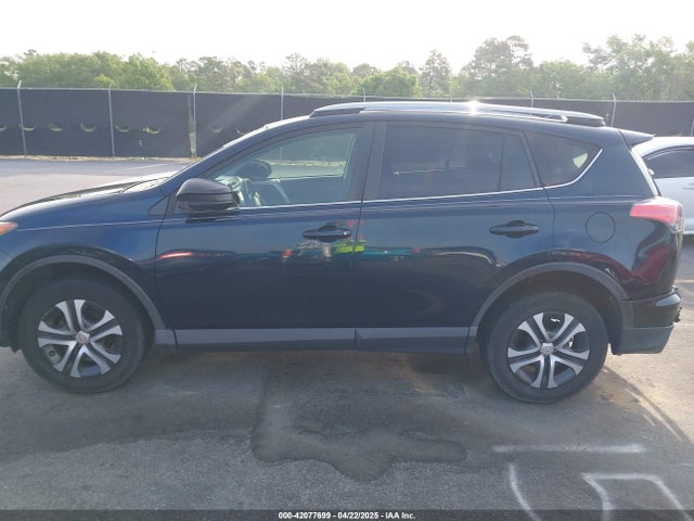 Toyota RAV4 LE 2017 JTMZFREV4HJ136104 Image 14