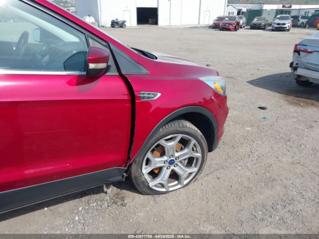 1FMCU9J9XHUC58805 Ford Escape Titanium