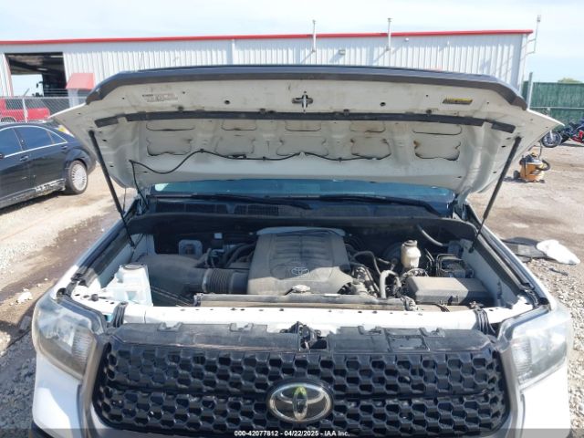 5TFUM5F18KX081858 Toyota Tundra Sr 4.6l V8