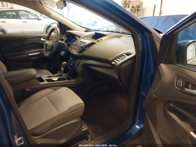 1FMCU0GD7HUD27117 Ford ESCAPE SE