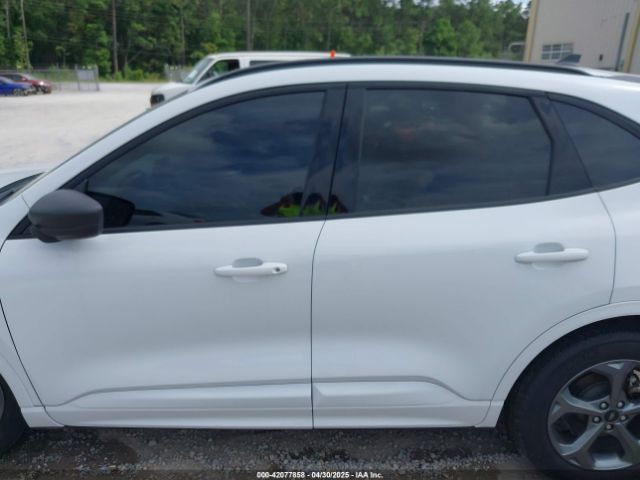 1FMCU0MZ7PUB42029 Ford Escape St-line