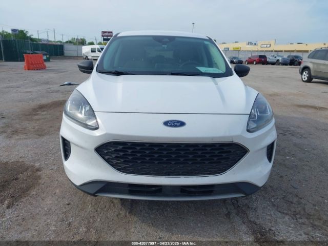1FMCU0G66NUB01020 Ford ESCAPE SE
