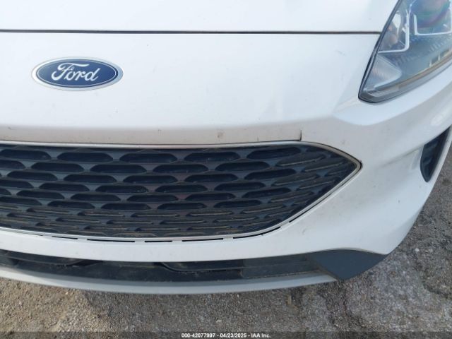 1FMCU0G66NUB01020 Ford ESCAPE SE