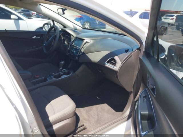 2018 CHEVROLET CRUZE 3G1BE6SM0JS539217 Photo 4