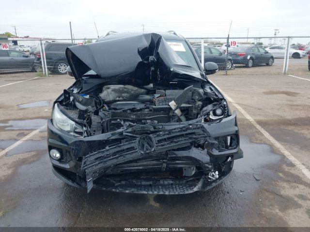 WVGBV3AXXEW015452 Volkswagen Tiguan R-line