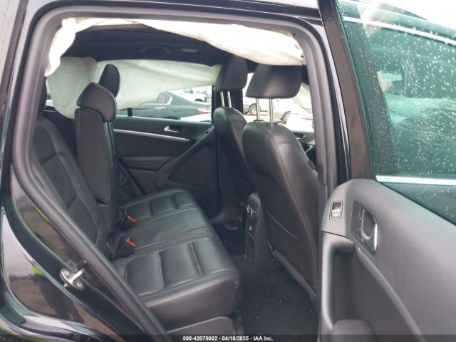 WVGBV3AXXEW015452 Volkswagen Tiguan R-line