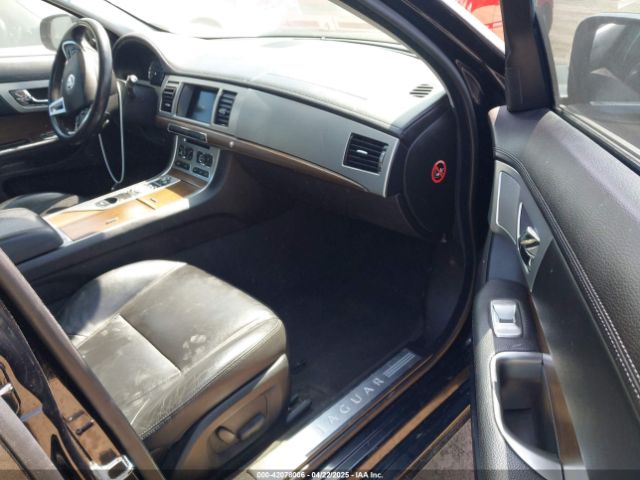 2013 JAGUAR XF SAJWA0ESXDPU03791 Photo 4
