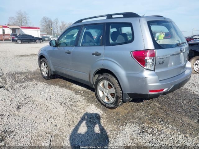 2013 SUBARU FORESTER JF2SHABC2DH418437 Photo 2