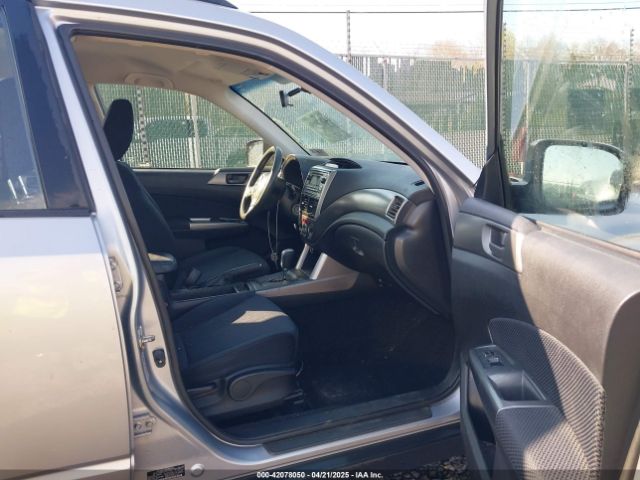 2013 SUBARU FORESTER JF2SHABC2DH418437 Photo 4