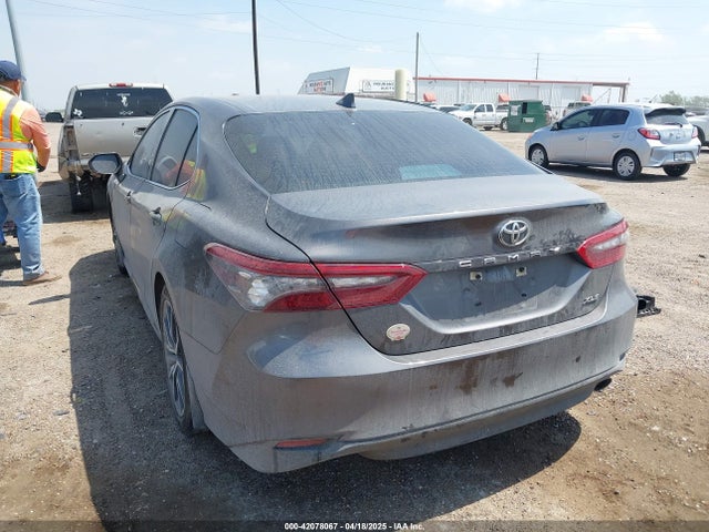4T1F11AK0MU557031 Toyota CAMRY XLE