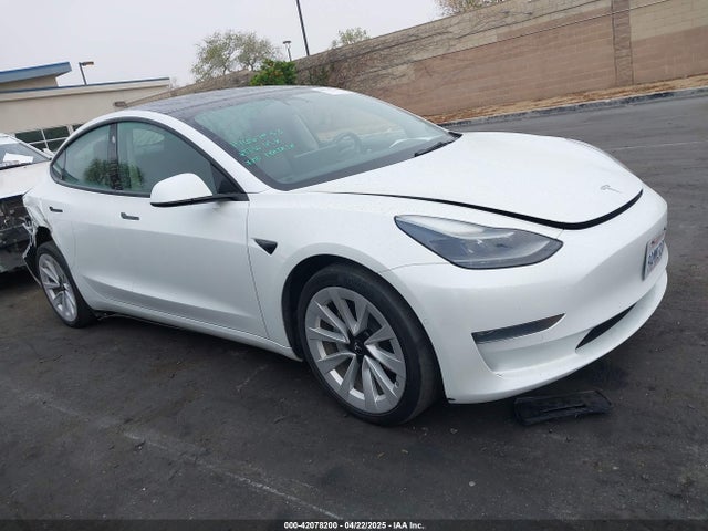 5YJ3E1EB8NF195708 Tesla MODEL 3