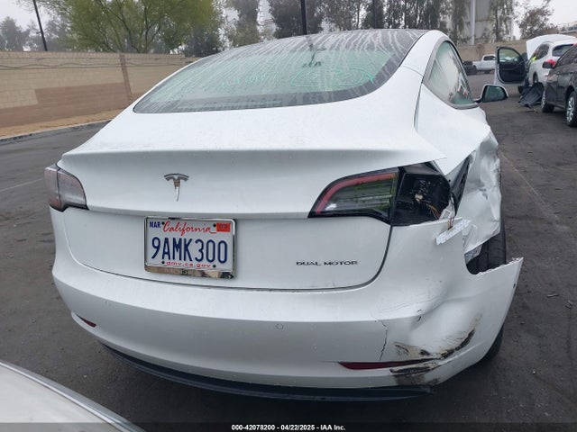 5YJ3E1EB8NF195708 Tesla MODEL 3