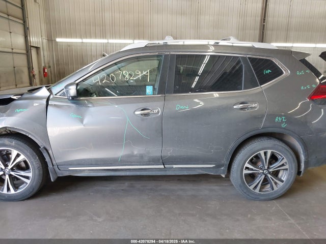 JN8AT2MV4HW016101 Nissan Rogue Sl