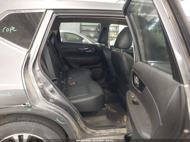 JN8AT2MV4HW016101 Nissan Rogue Sl