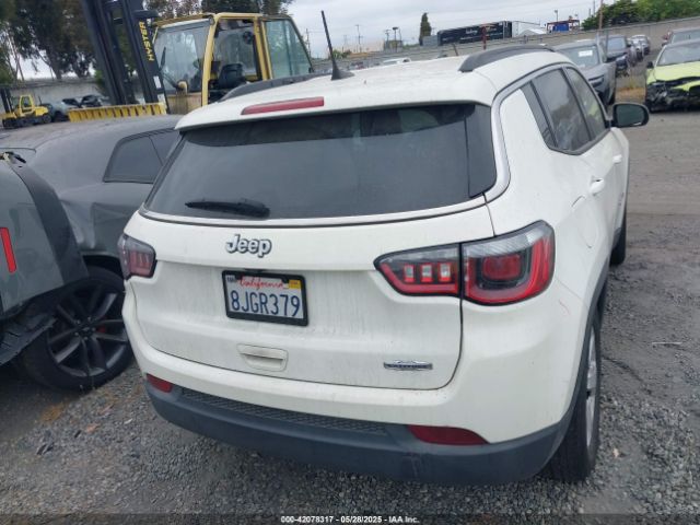 3C4NJCBB4JT441136 Jeep Compass Latitude Fwd