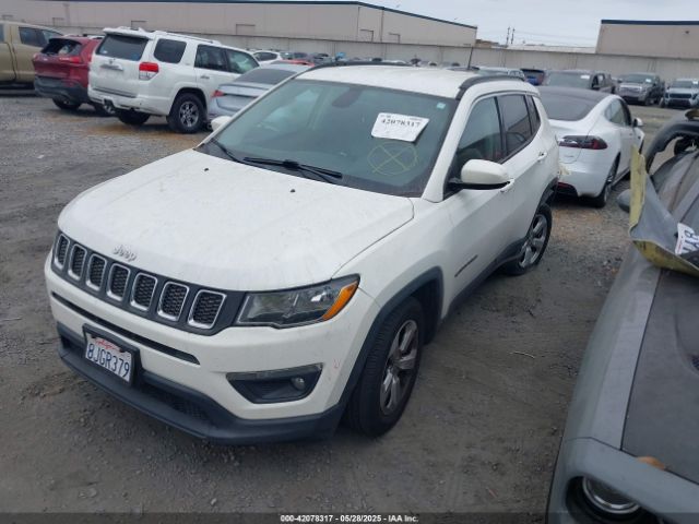 3C4NJCBB4JT441136 Jeep Compass Latitude Fwd