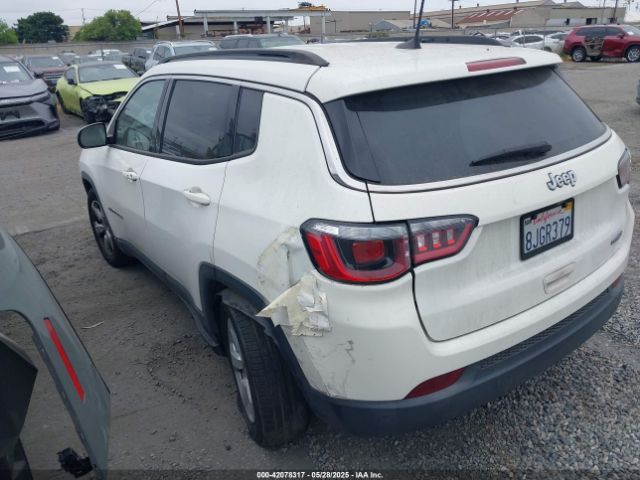 3C4NJCBB4JT441136 Jeep Compass Latitude Fwd