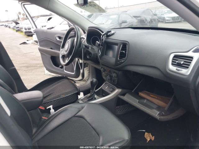 3C4NJCBB4JT441136 Jeep Compass Latitude Fwd