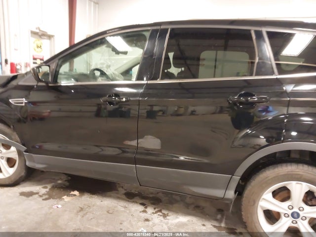1FMCU9GX0GUA50193 Ford ESCAPE SE