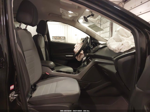 1FMCU9GX0GUA50193 Ford ESCAPE SE