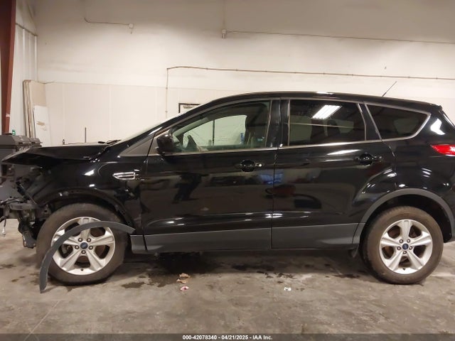 1FMCU9GX0GUA50193 Ford ESCAPE SE