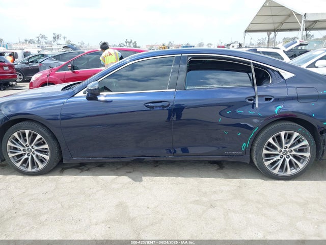 58AD21B10LU007636 Lexus ES 300H