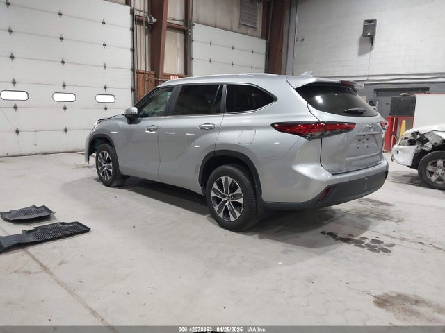 5TDKDRBH2PS526769 Toyota Highlander Xle