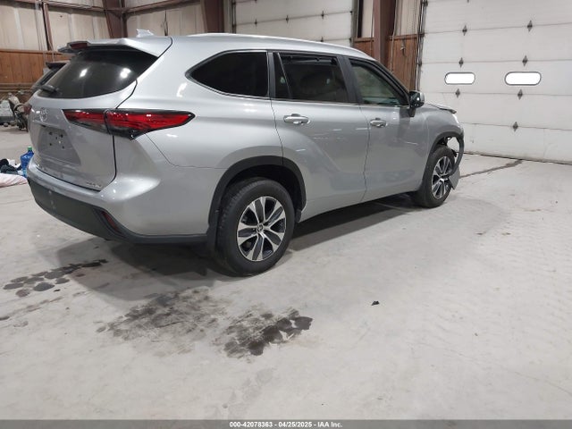 5TDKDRBH2PS526769 Toyota Highlander Xle