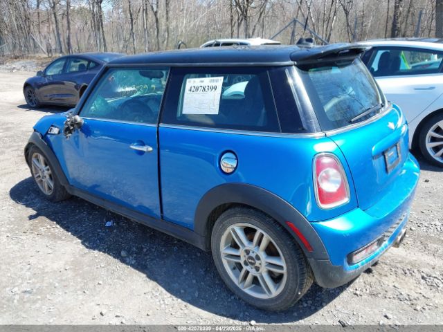 2011 MINI COOPER S WMWSV3C57BTY24448 Photo 2