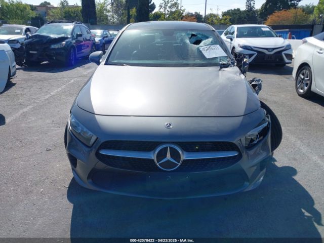 W1K3G4EB7NJ363798 Mercedes-Benz A 220
