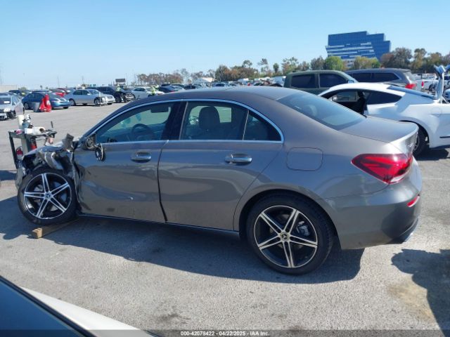 W1K3G4EB7NJ363798 Mercedes-Benz A 220