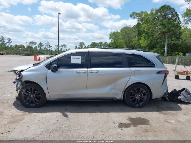 5TDDRKEC4RS186108 Toyota Sienna Xse