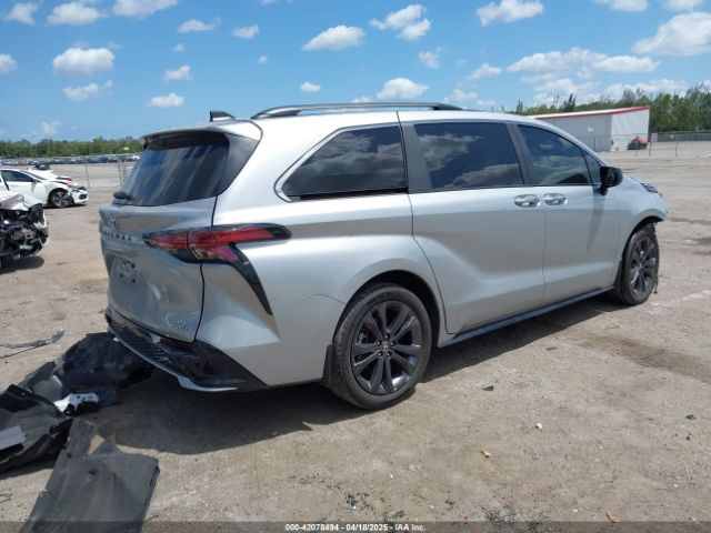 5TDDRKEC4RS186108 Toyota Sienna Xse