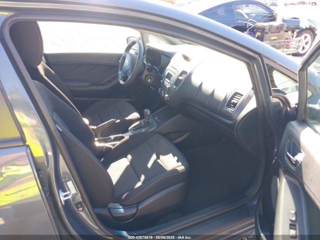 KNAFK4A6XG5574307 KIA FORTE LX
