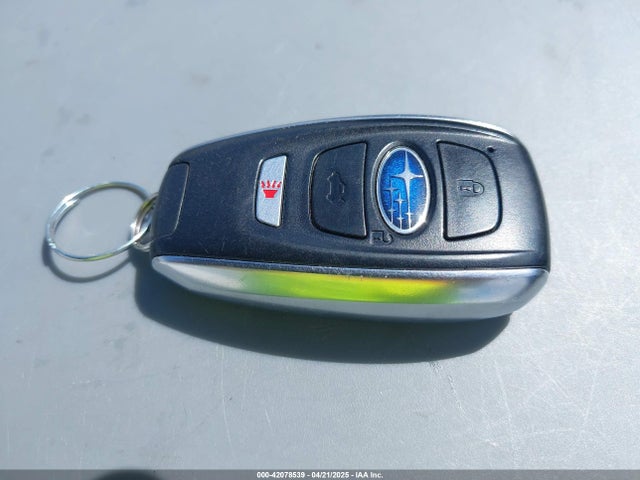 JF2GUADC6R8306021 Subaru na