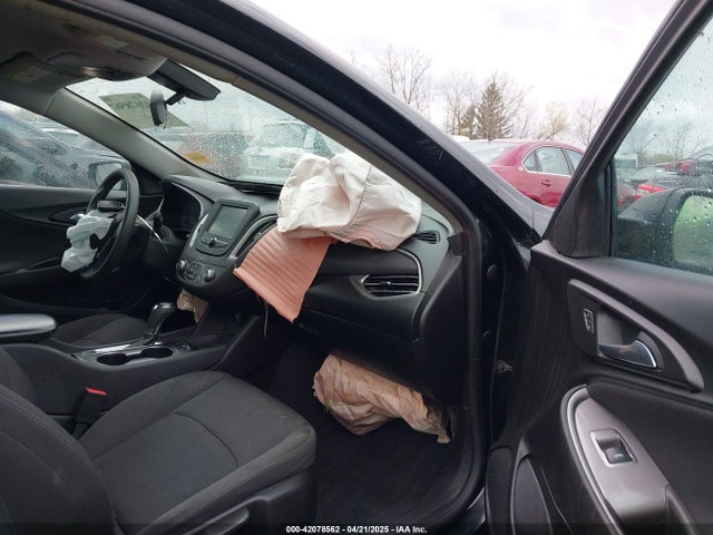 1G1ZB5STXJF242081 Chevrolet Malibu 1ls