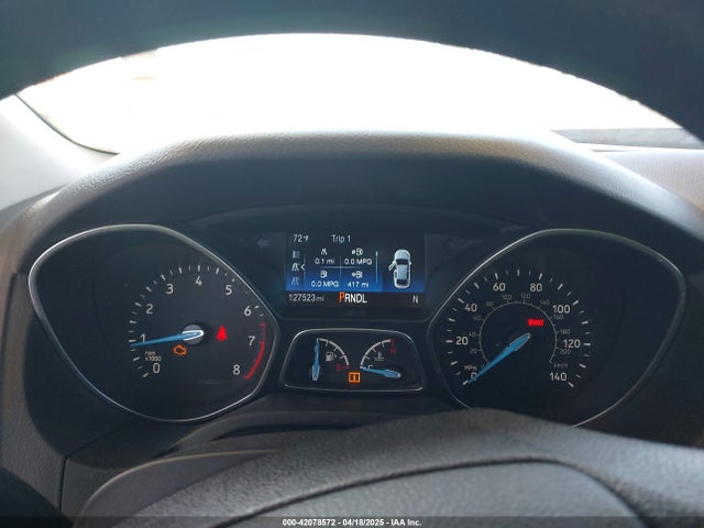 1FADP3K25FL294442 Ford FOCUS SE