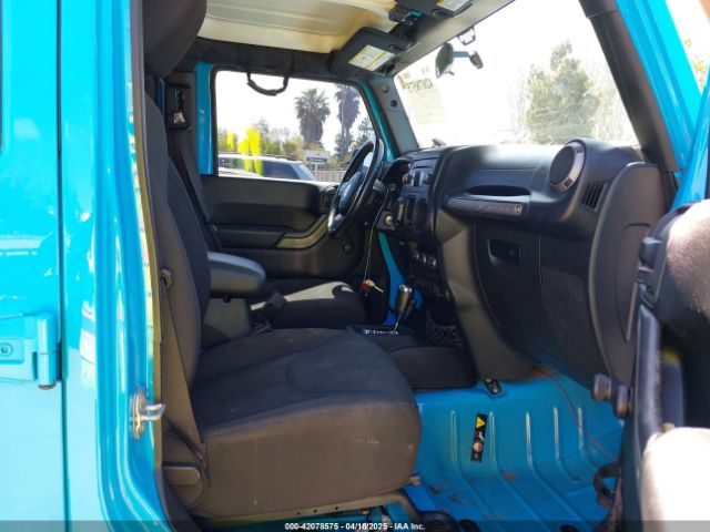 1C4BJWDGXHL644891 Jeep Wrangler Unlimited Sport 4x4