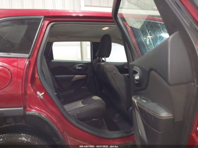 1C4PJLAS9HD216477 Jeep Cherokee Sport Fwd