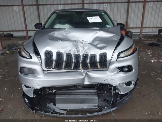 1C4PJMAB0FW613972 Jeep Cherokee Sport