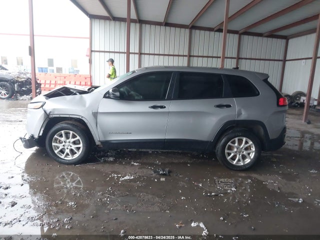 1C4PJMAB0FW613972 Jeep Cherokee Sport