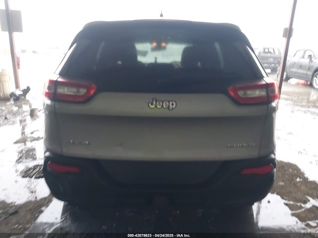 1C4PJMAB0FW613972 Jeep Cherokee Sport
