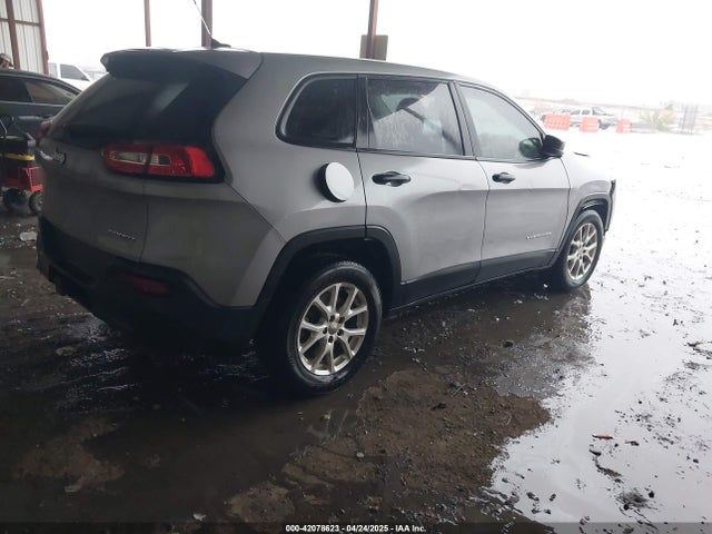 1C4PJMAB0FW613972 Jeep Cherokee Sport