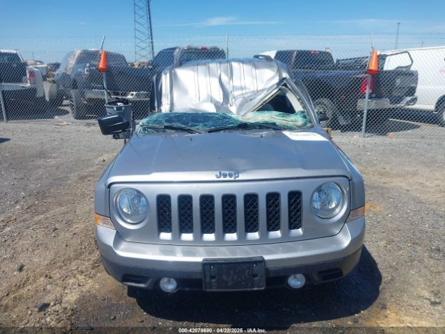 1C4NJPFA2GD792442 Jeep Patriot Latitude