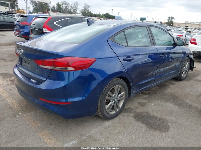 5NPD84LF1JH215814 Hyundai ELANTRA SEL