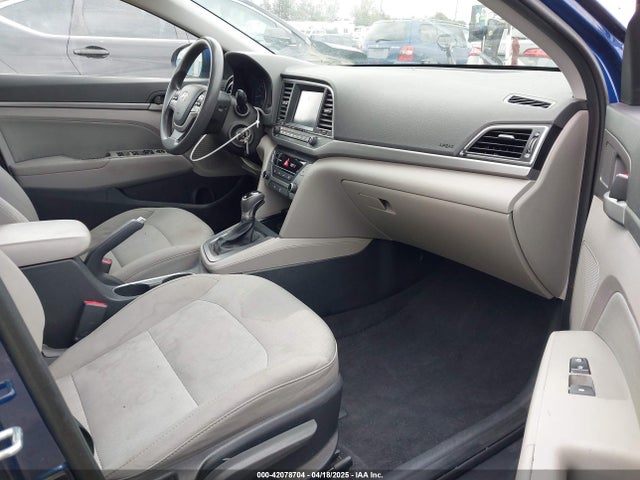 5NPD84LF1JH215814 Hyundai ELANTRA SEL