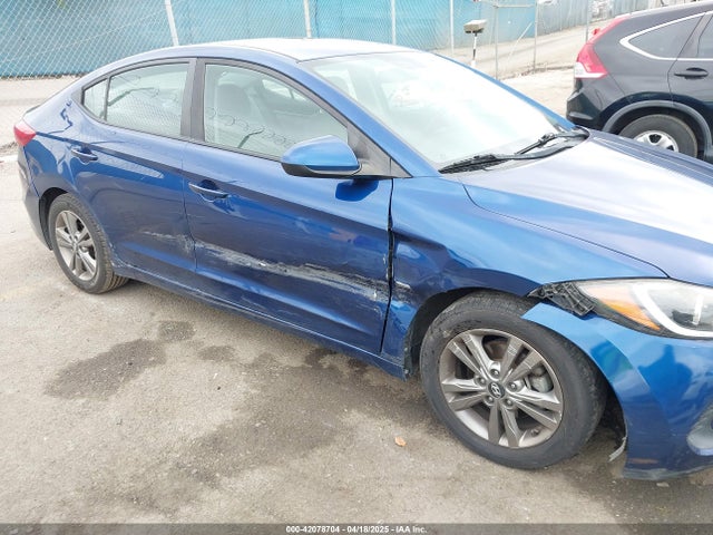 5NPD84LF1JH215814 Hyundai ELANTRA SEL