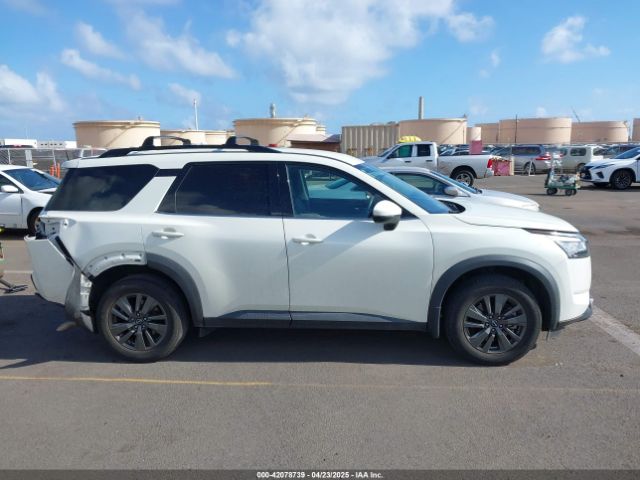 5N1DR3BA5NC216393 Nissan Pathfinder Sv 2wd