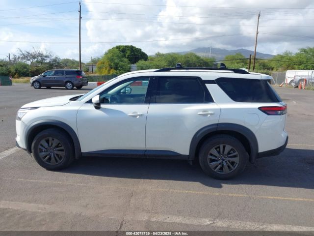 5N1DR3BA5NC216393 Nissan Pathfinder Sv 2wd