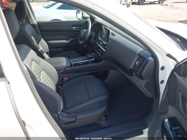 5N1DR3BA5NC216393 Nissan Pathfinder Sv 2wd